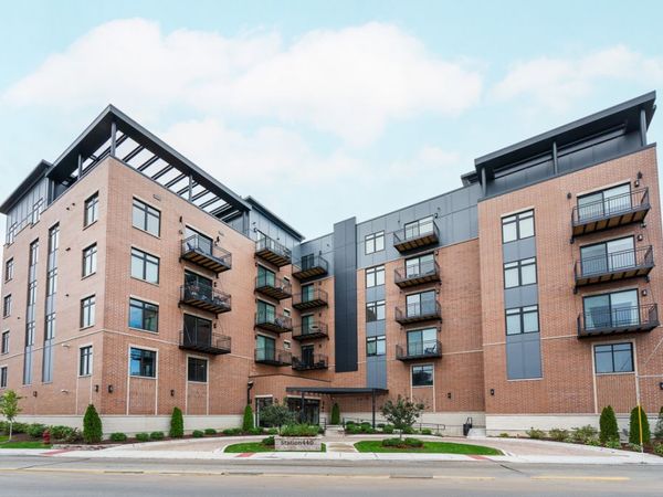 546 Green Bay Road, Unit 506, Highwood, IL 60040