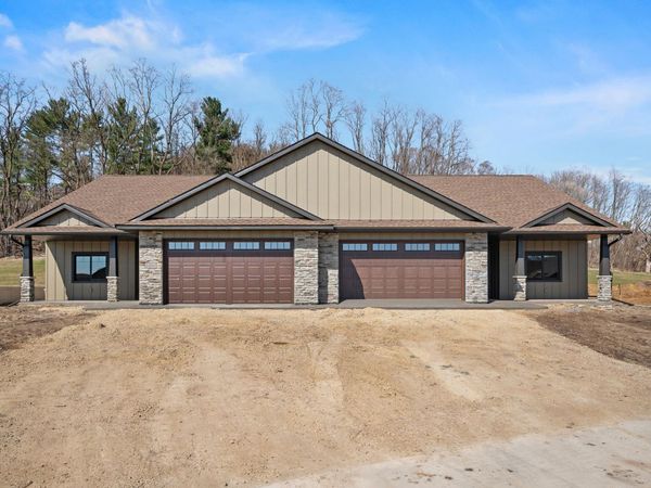 1065 Legend Lane, River Falls, WI 54022