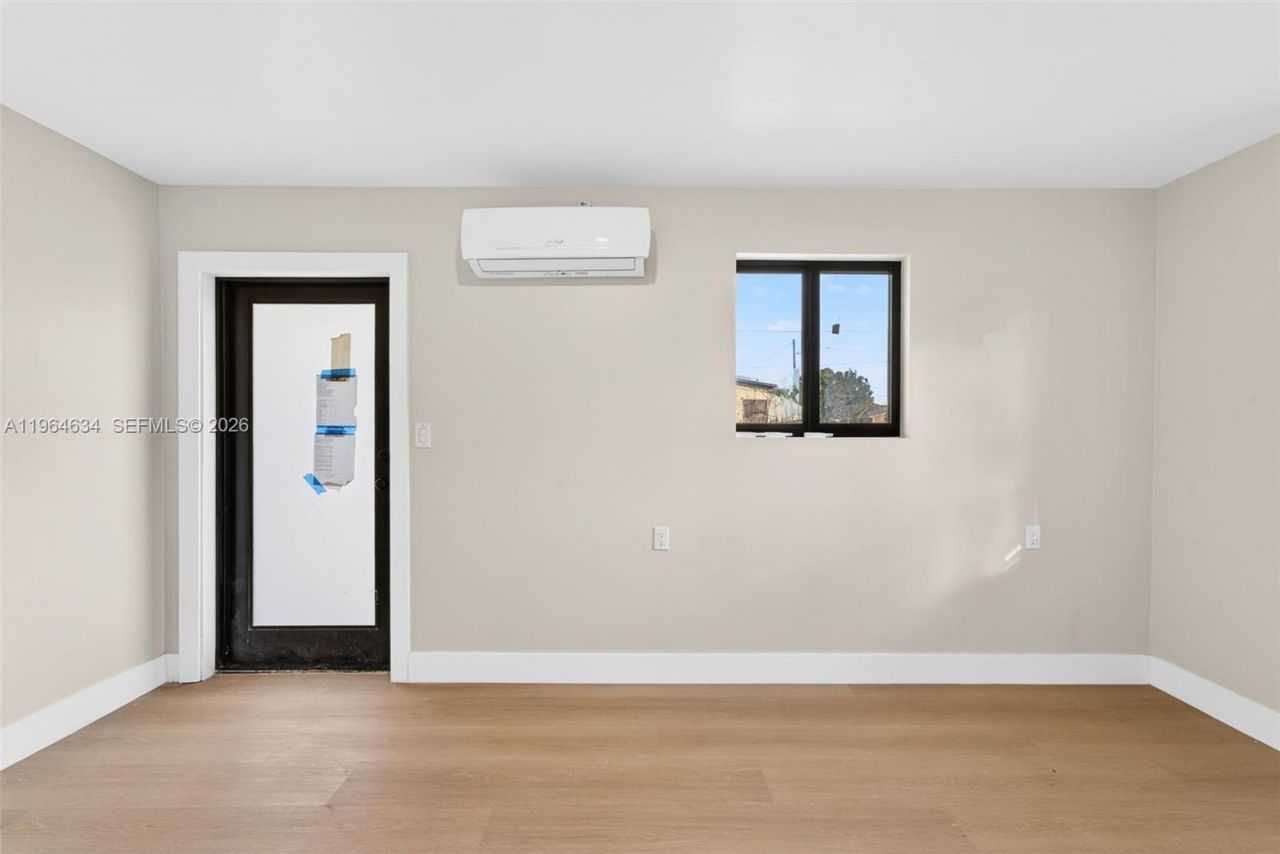 555 NW 94th St, Unit Front, Miami, FL 33150 Photo