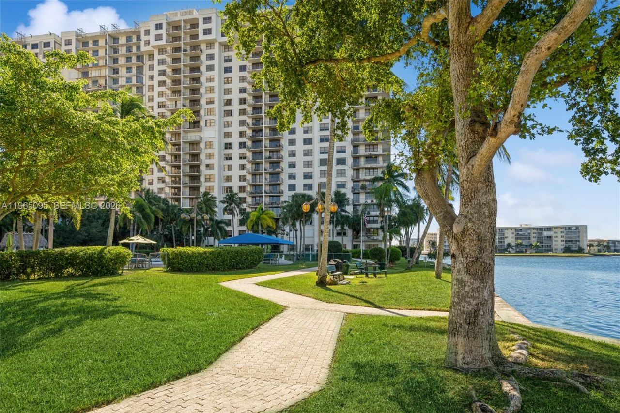 18151 NE 31st Ct, Unit 205, Aventura, FL 33160 Photo