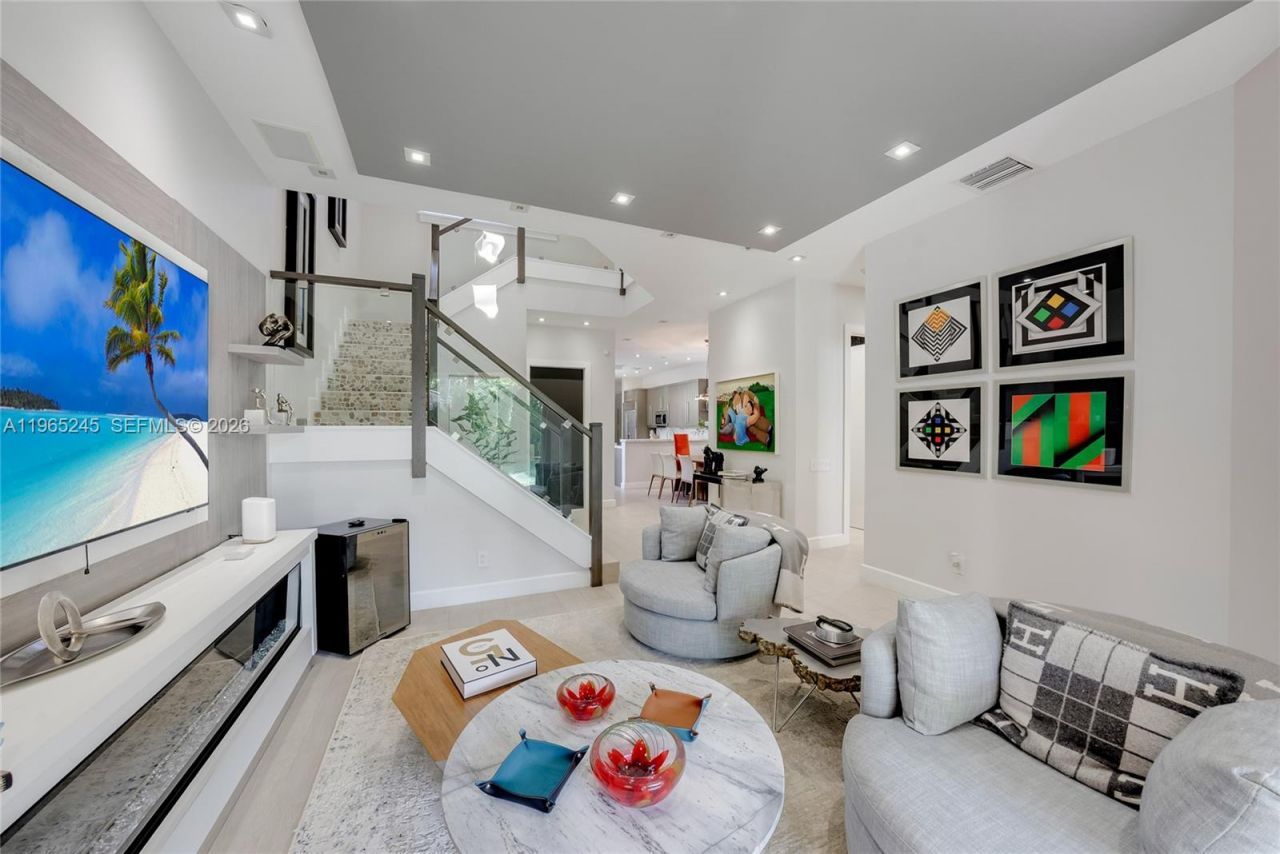 1366 W Harbor Vw W , Hollywood, FL 33019 Photo