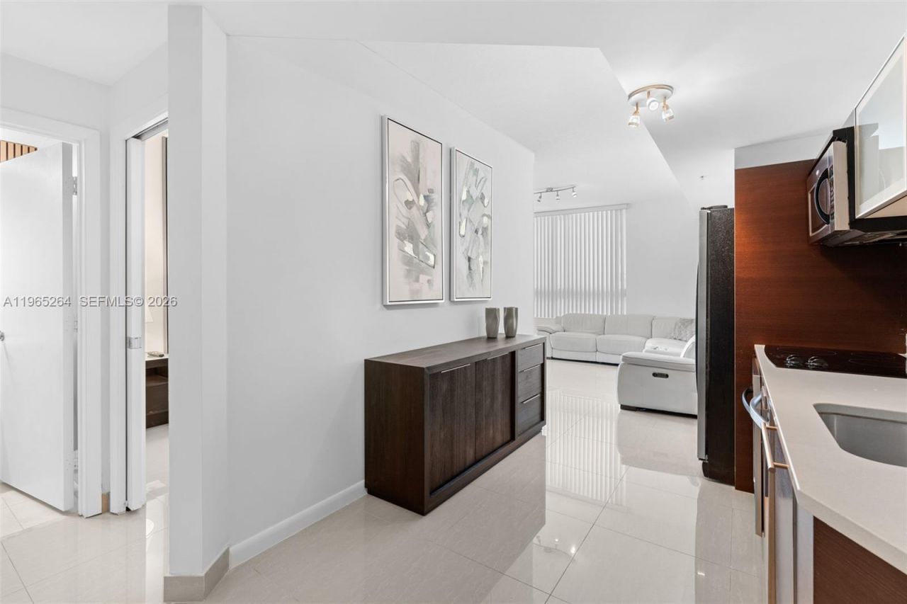 1900 N Bayshore Dr, Unit 1505, Miami, FL 33132 Photo
