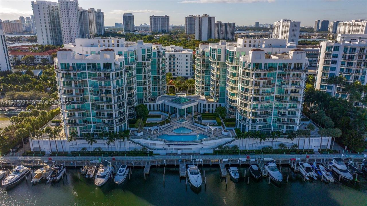 3131 NE 188th St, Unit 2-1107, Aventura, FL 33180 Photo