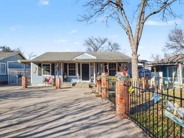 1615 Barlow Avenue, Dallas, TX 75224