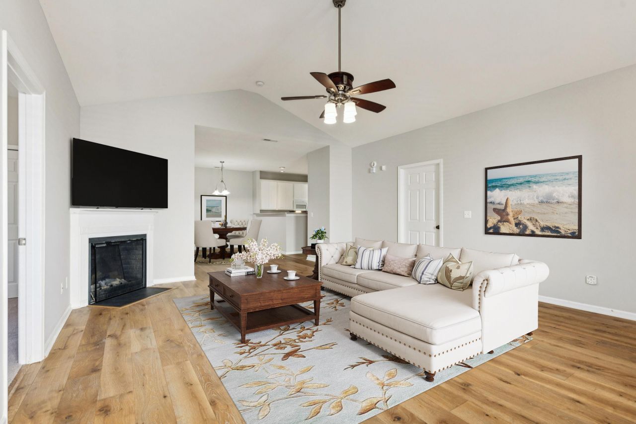 222 Xavier Street Photo 11