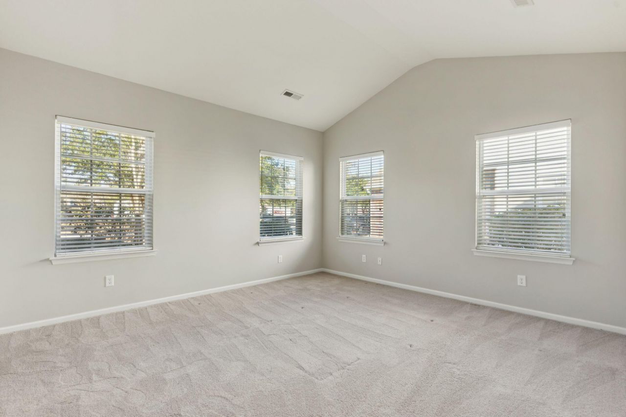 222 Xavier Street Photo 12