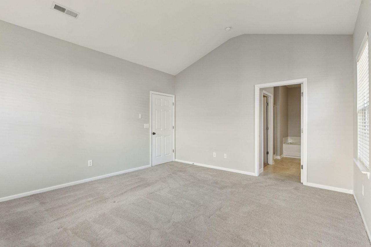 222 Xavier Street Photo 14