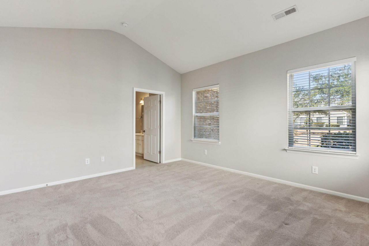 222 Xavier Street Photo 16