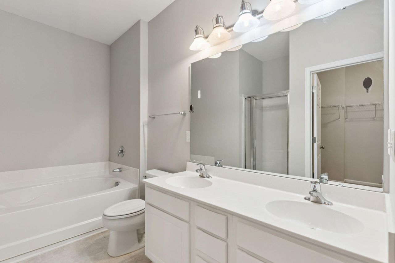 222 Xavier Street Photo 17