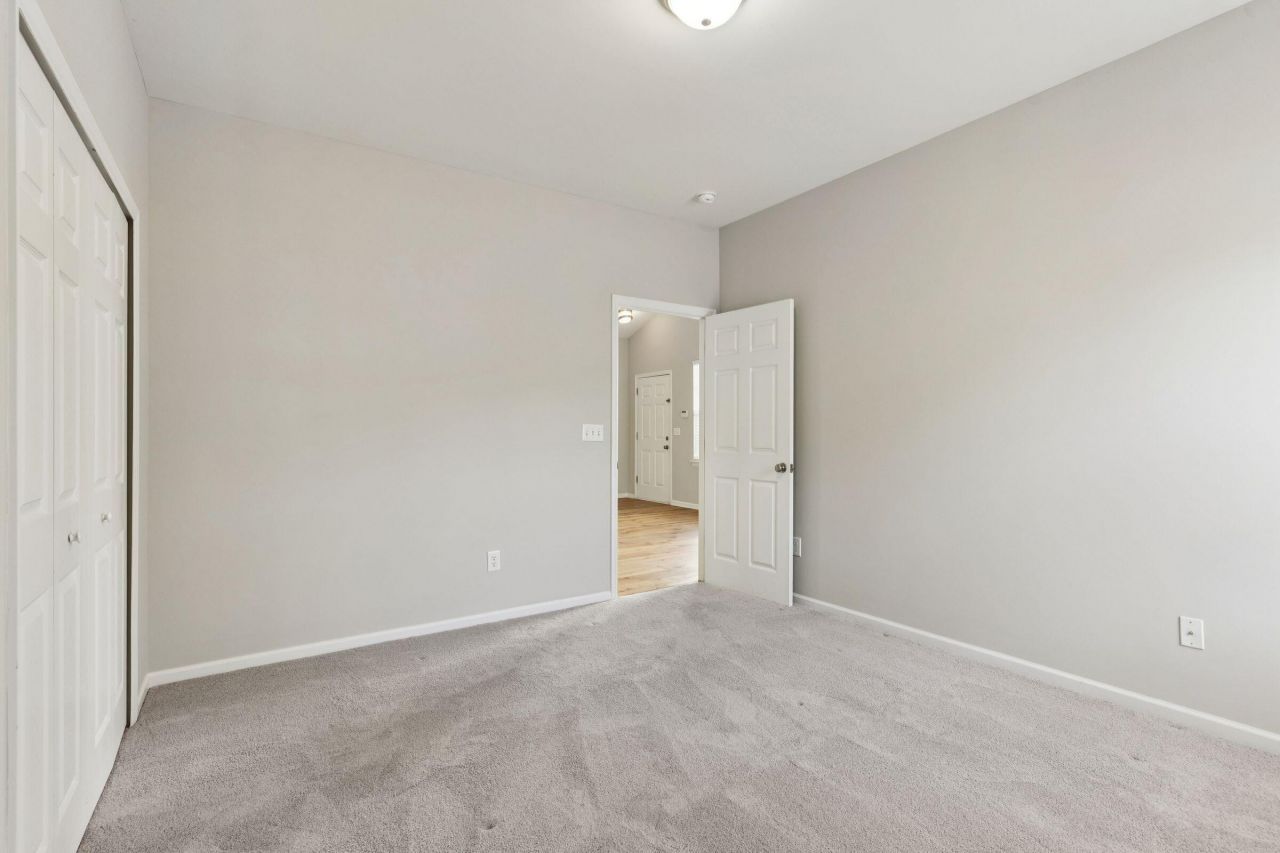 222 Xavier Street Photo 20