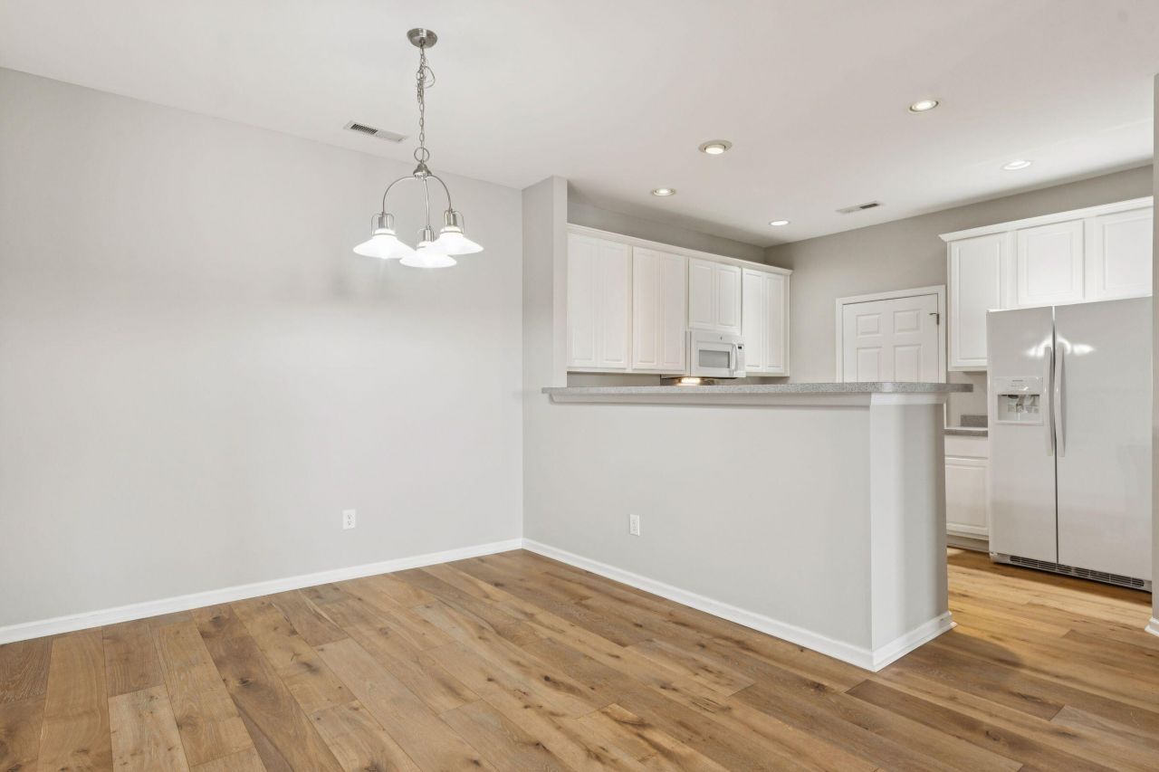 222 Xavier Street Photo 22