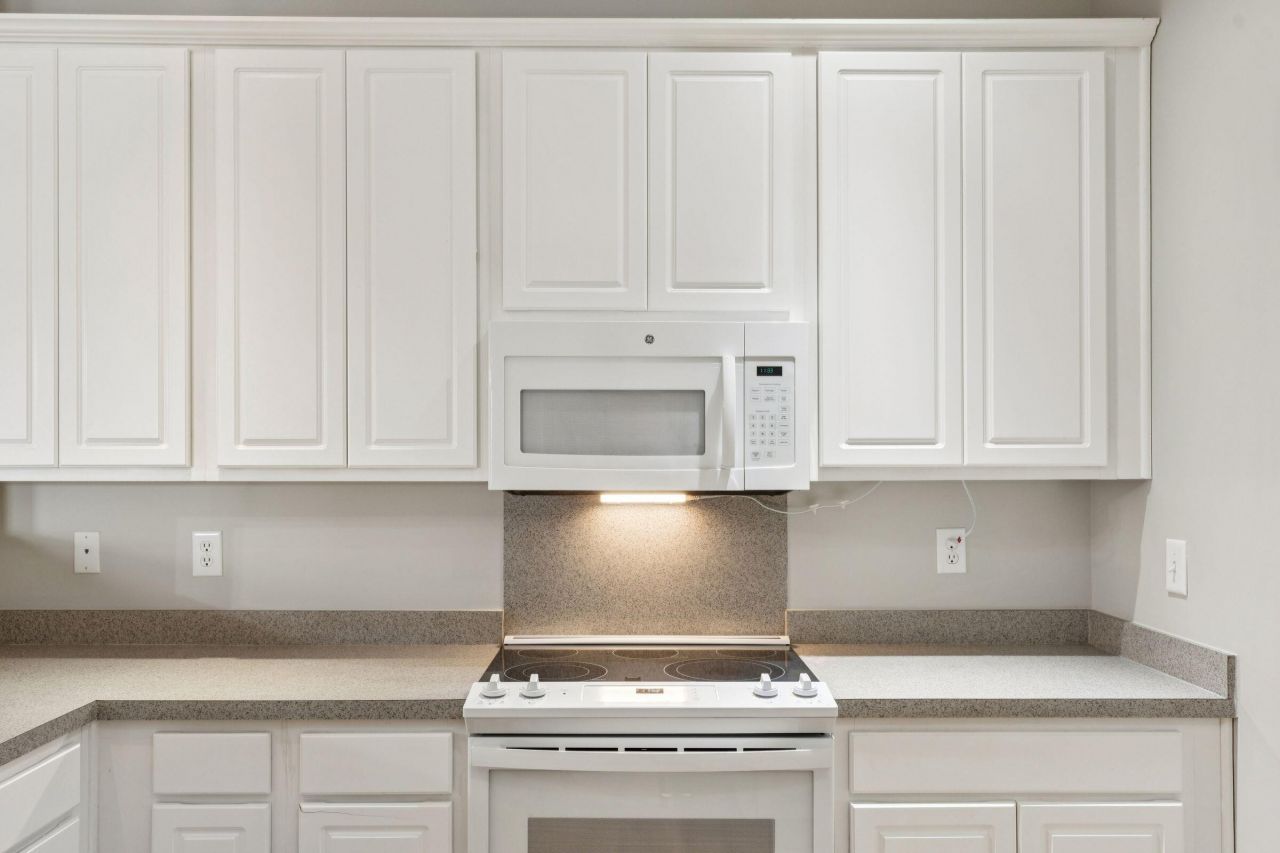 222 Xavier Street Photo 25