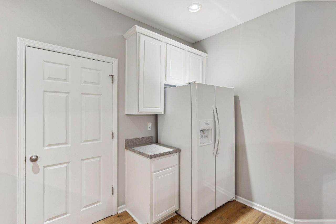 222 Xavier Street Photo 28