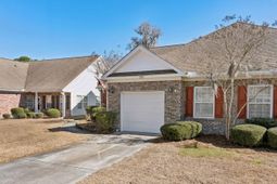 222 Xavier Street photo 4