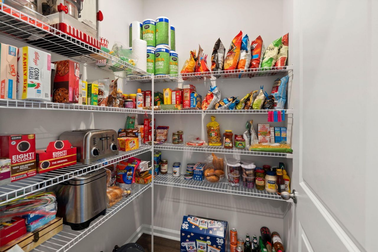 648 Chigwell Springs Lane Photo 11