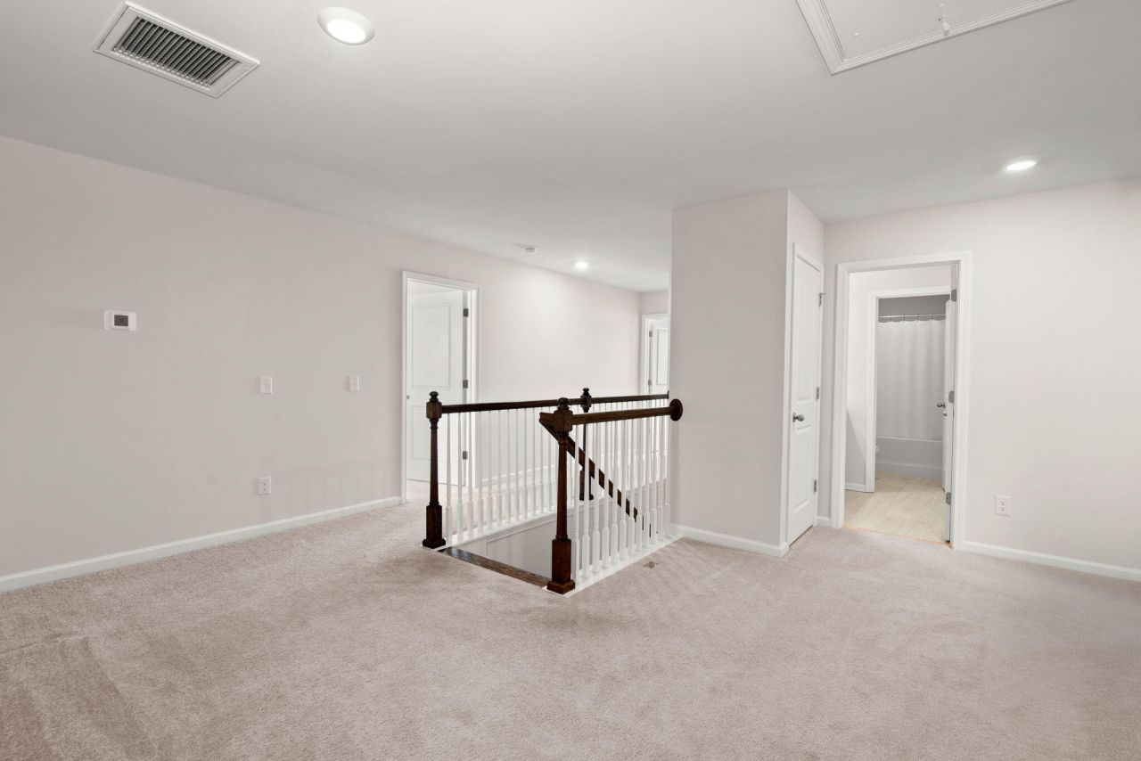 648 Chigwell Springs Lane Photo 24