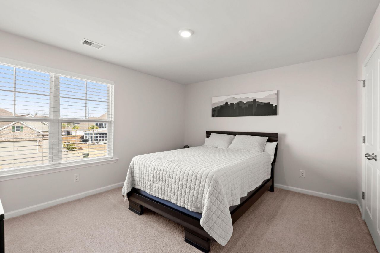 648 Chigwell Springs Lane Photo 30