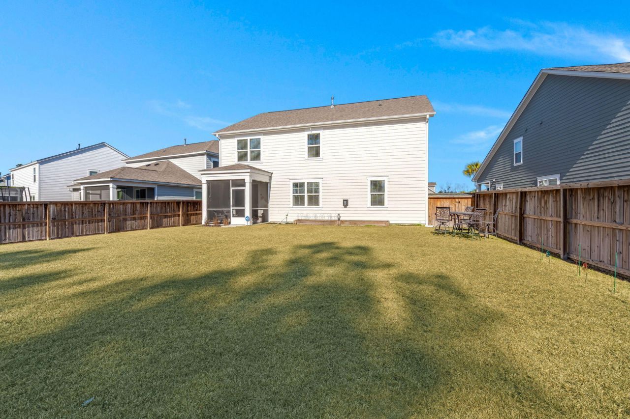 648 Chigwell Springs Lane Photo 37