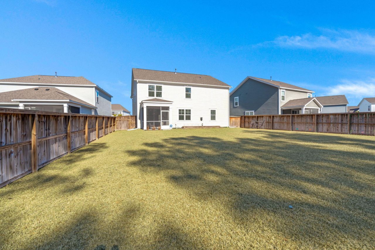 648 Chigwell Springs Lane Photo 38