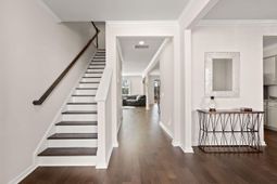 648 Chigwell Springs Lane photo 4