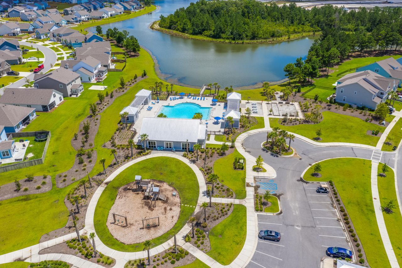 648 Chigwell Springs Lane Photo 47