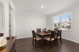 648 Chigwell Springs Lane photo 4