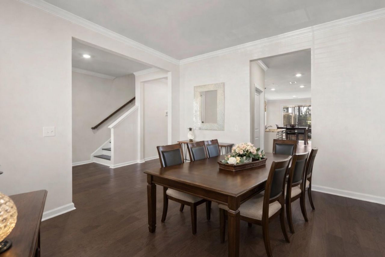 648 Chigwell Springs Lane Photo 6