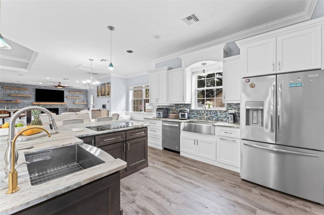 8549 Hillcrest Drive, Groveland, FL 34736 Photo