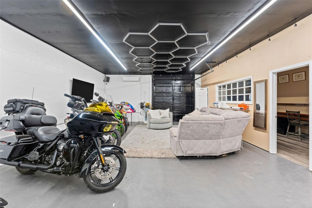 8549 Hillcrest Drive, Groveland, FL 34736 Photo