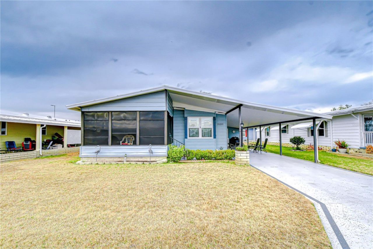 35203 Makenzie Street, Zephyrhills, FL 33541 Main Photo