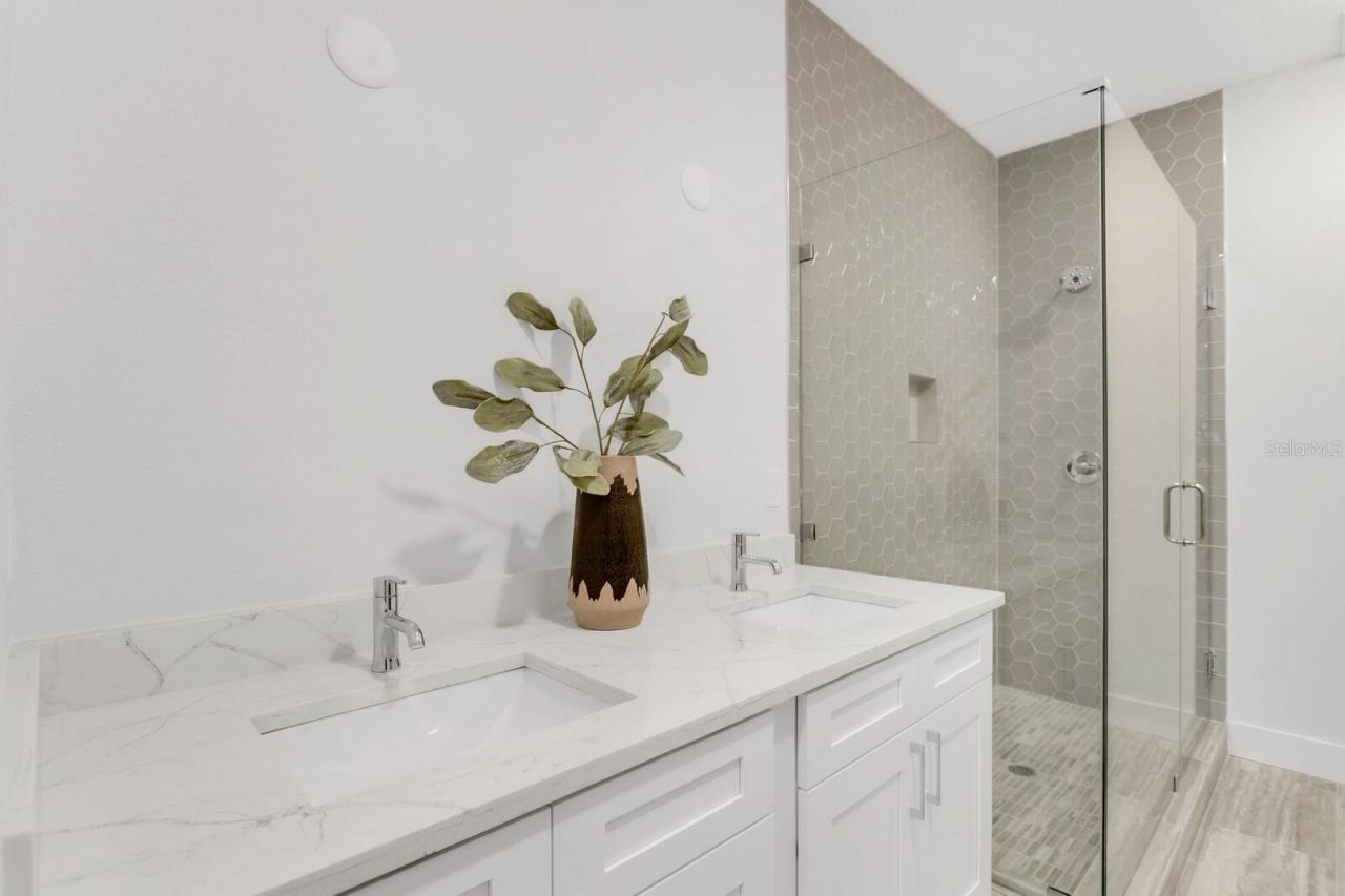 50 64th Street S, Saint Petersburg, FL 33707 Photo