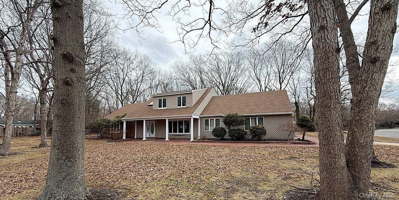 1 Domino Way, Mount Sinai, NY 11766 Main Photo