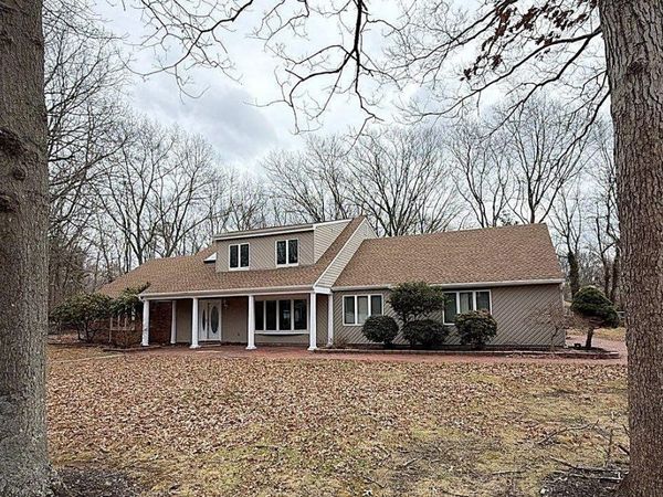 1 Domino Way, Mount Sinai, NY 11766