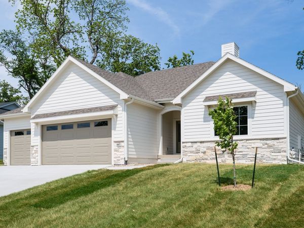 807 Bridgeview Street, Polk City, IA 50226