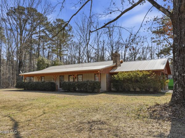4221 Oakley Palestine Road, Raymond, MS 39154