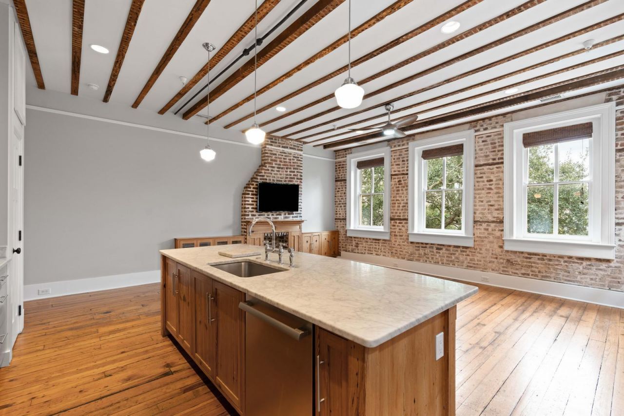 125 Meeting Street Photo 14