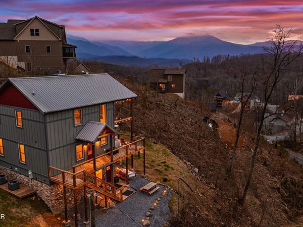912 Aspen Lane, Gatlinburg, TN 37738