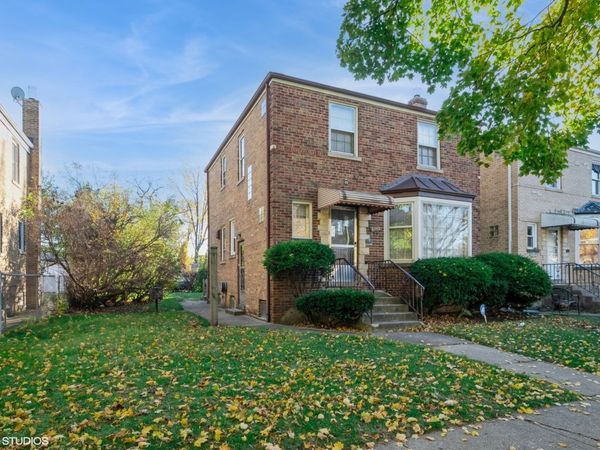 2849 W Pratt Boulevard, Chicago, IL 60645