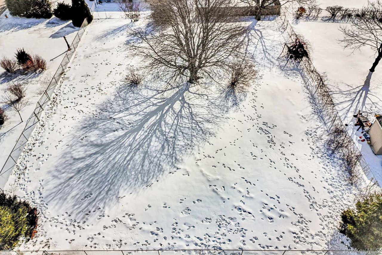 257 Doctors Path, Riverhead, NY 11901 Main Photo