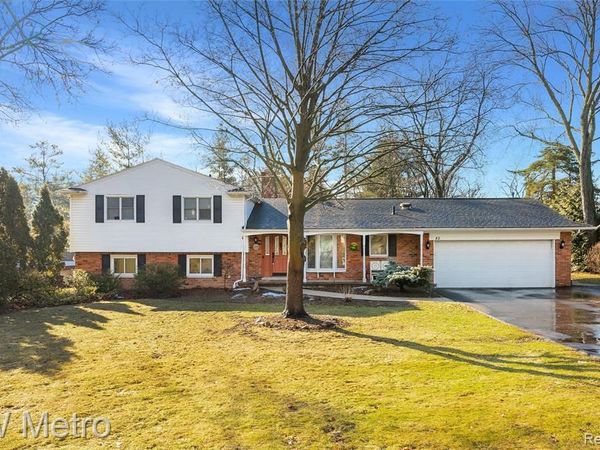 85 Stalwart Drive, Troy, MI 48098