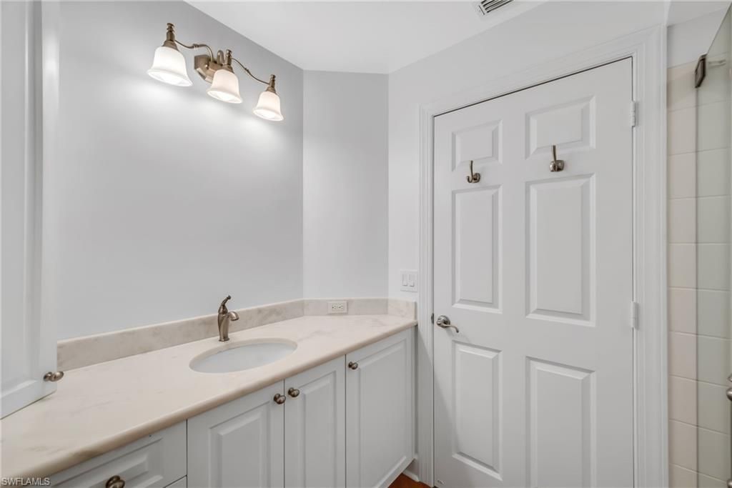 27008 Oakwood Lake Dr, Bonita Springs, FL 34134 Photo