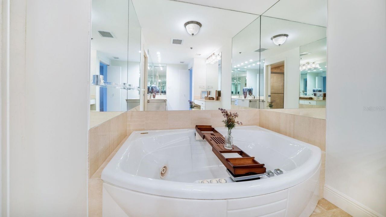 455 Longboat Club Road, Unit 707, Longboat Key, FL 34228 Photo