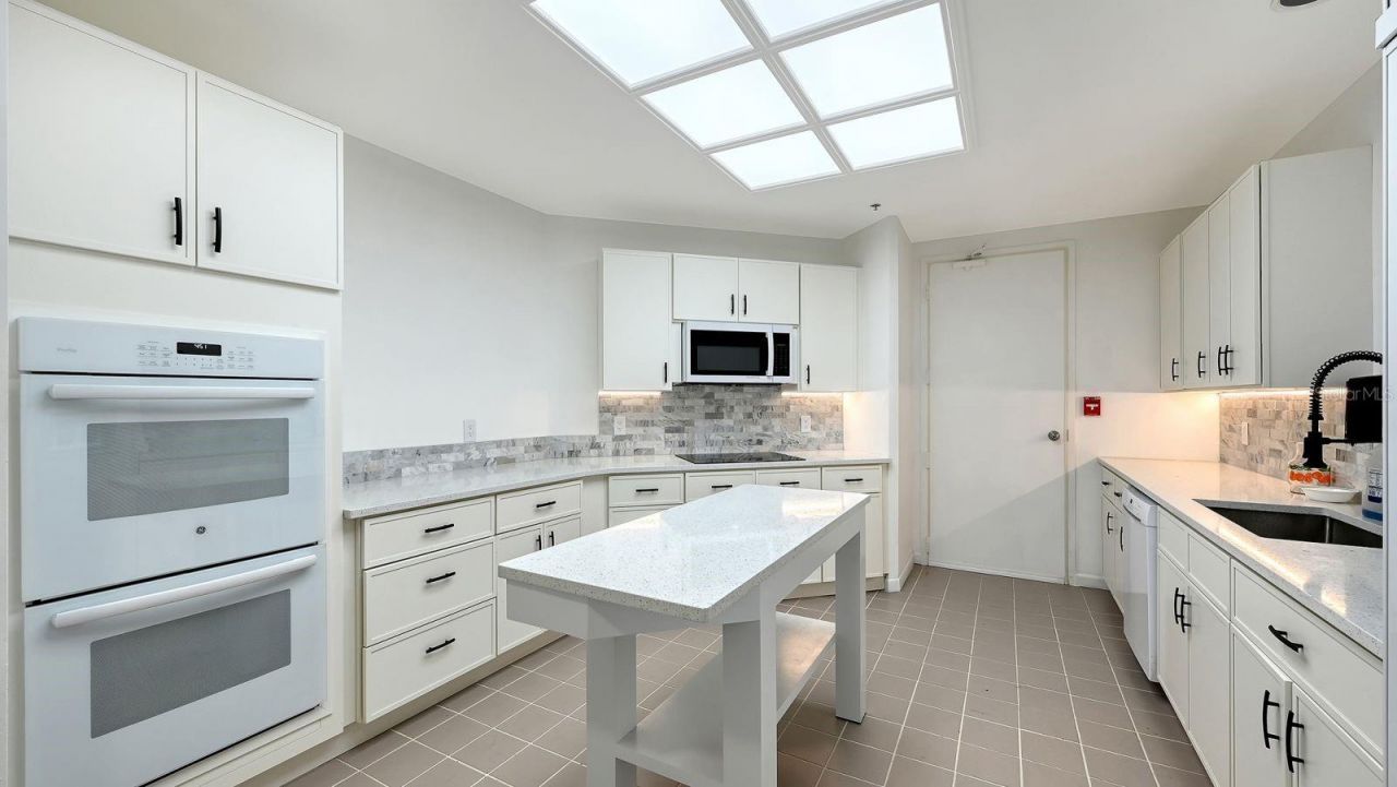 455 Longboat Club Road, Unit 707, Longboat Key, FL 34228 Photo