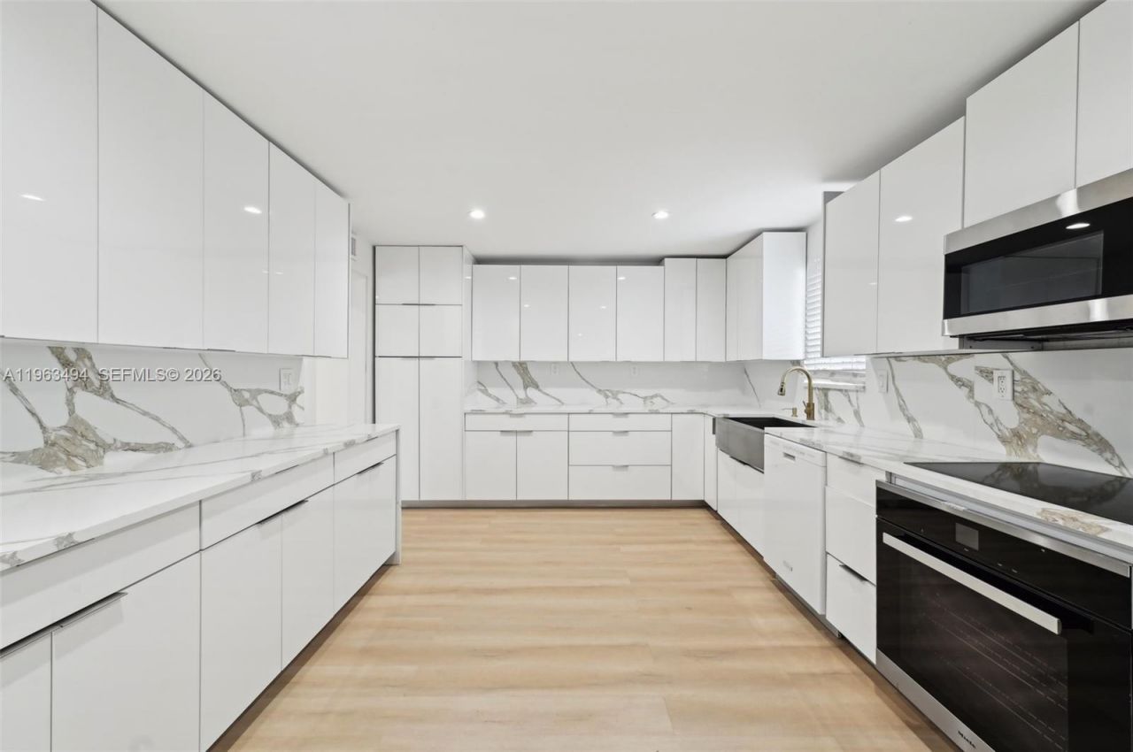 299 S Biscayne River Dr , Miami, FL 33169 Photo