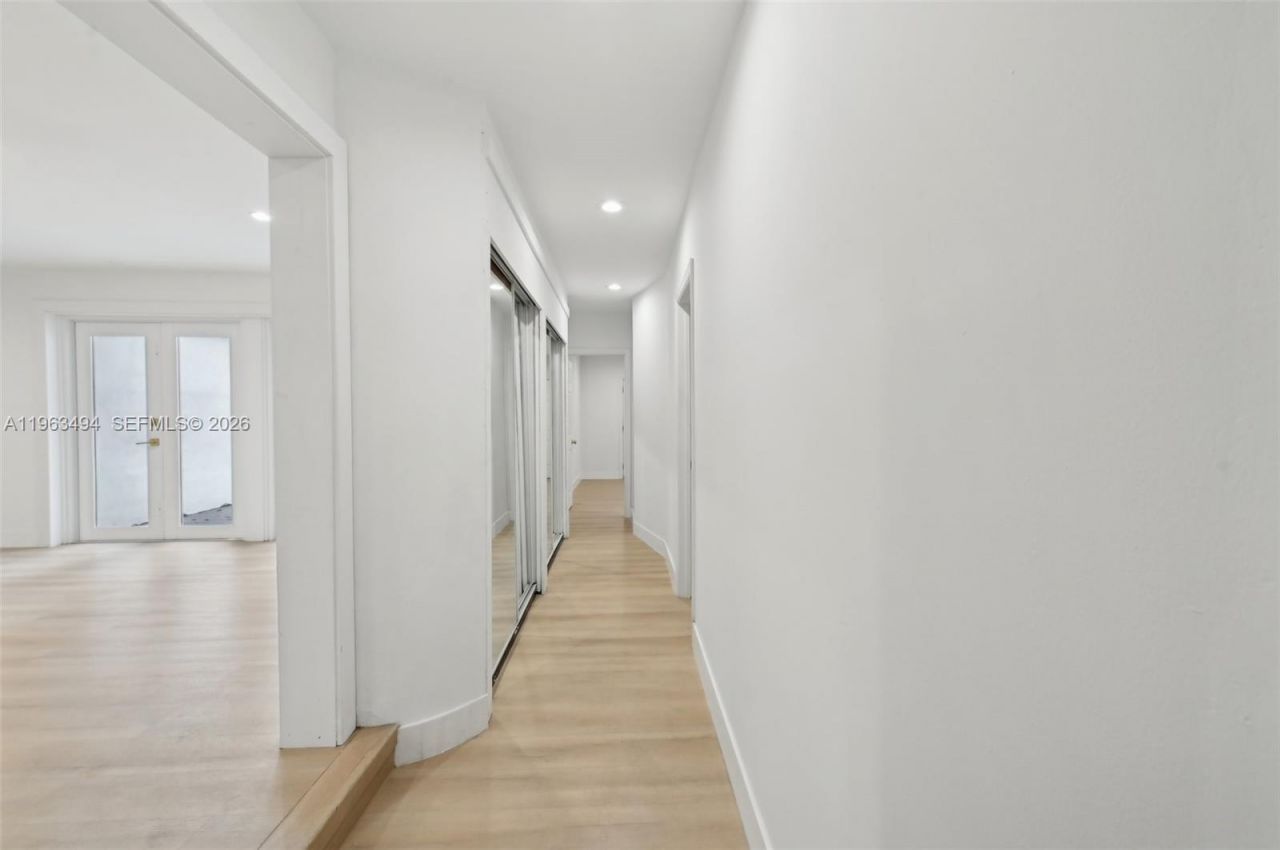 299 S Biscayne River Dr , Miami, FL 33169 Photo