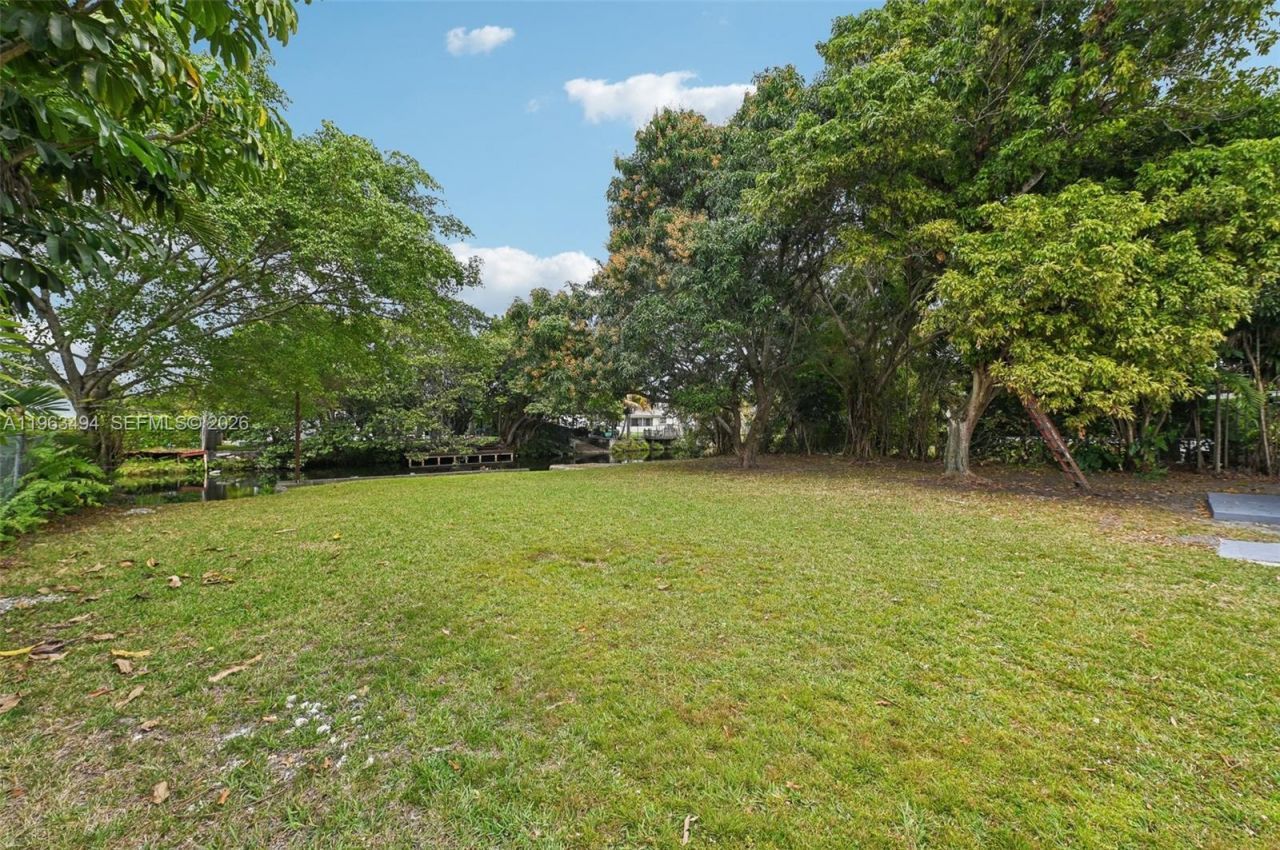 299 S Biscayne River Dr , Miami, FL 33169 Photo