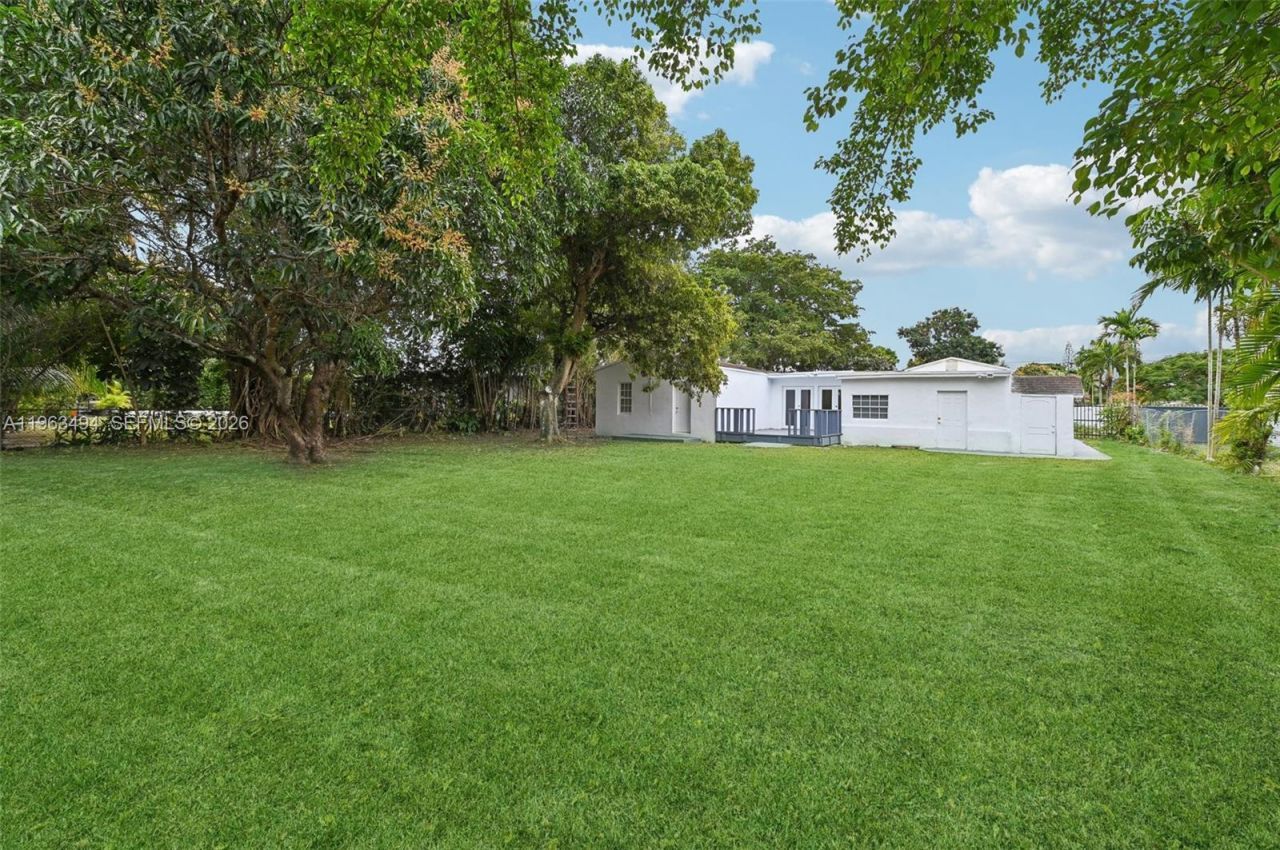 299 S Biscayne River Dr , Miami, FL 33169 Photo