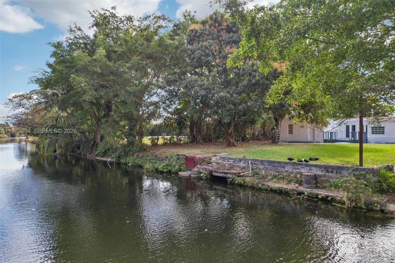 299 S Biscayne River Dr , Miami, FL 33169 Photo