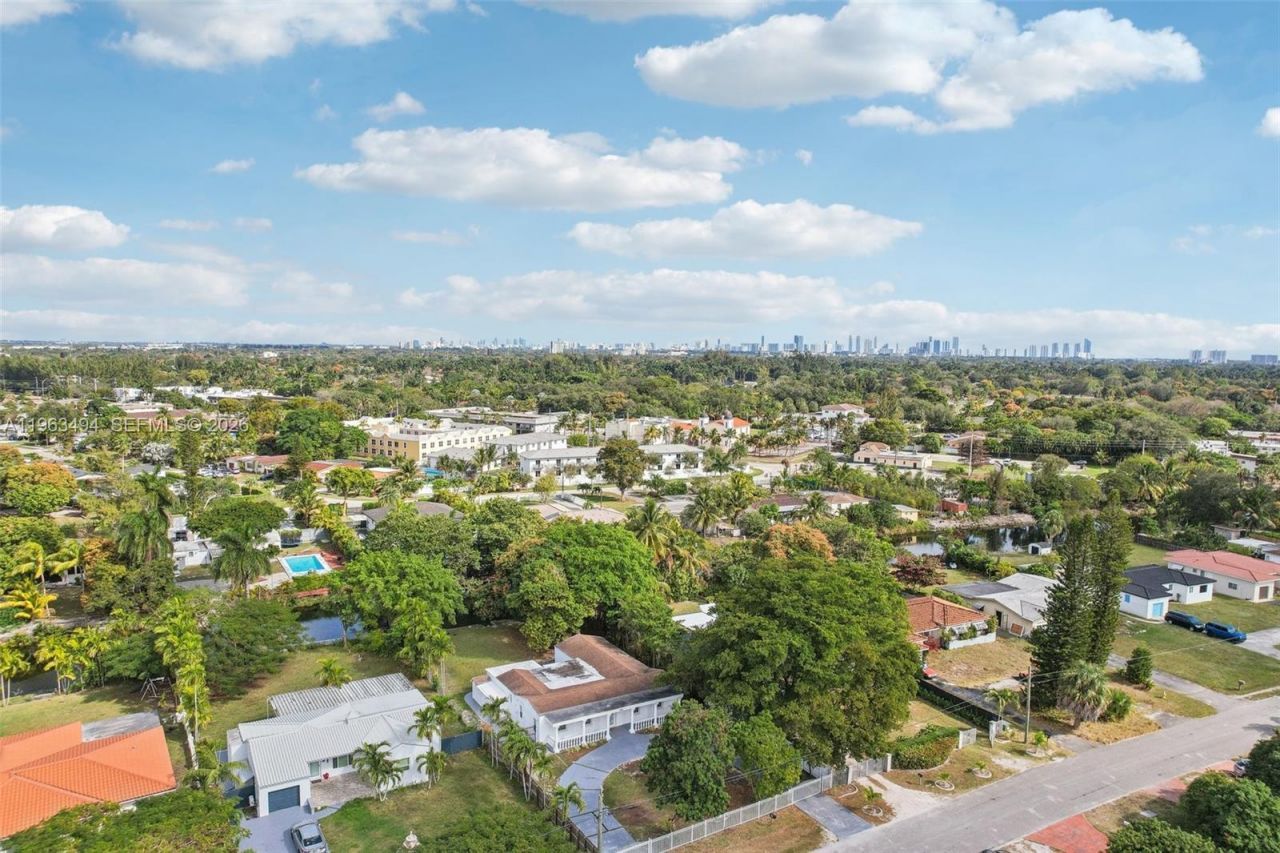 299 S Biscayne River Dr , Miami, FL 33169 Photo