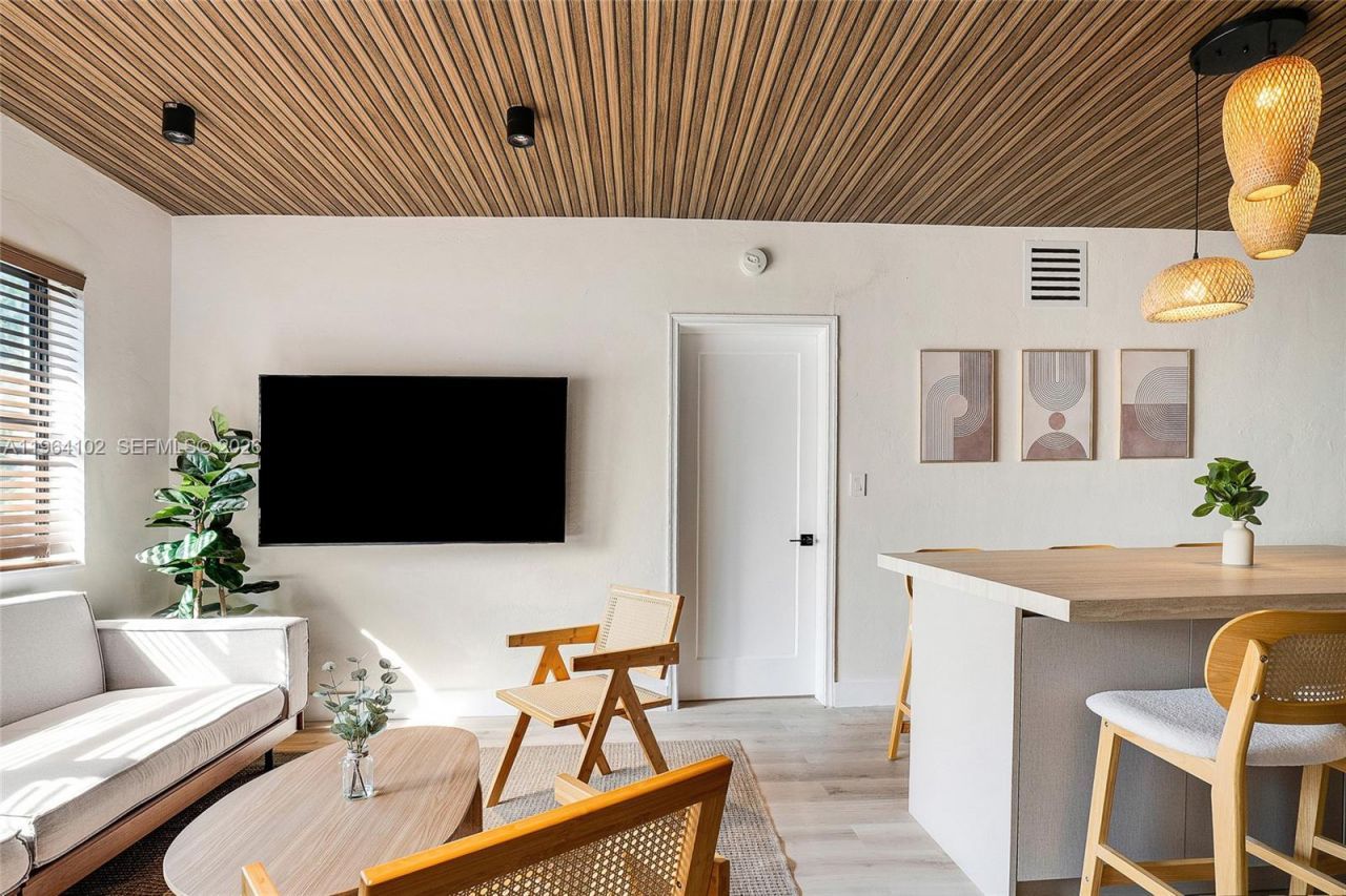 1275 Marseille Dr, Unit 42, Miami Beach, FL 33141 Photo